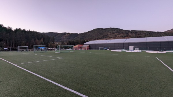 Kaupanger Idrettspark øvre bane - Kaupanger