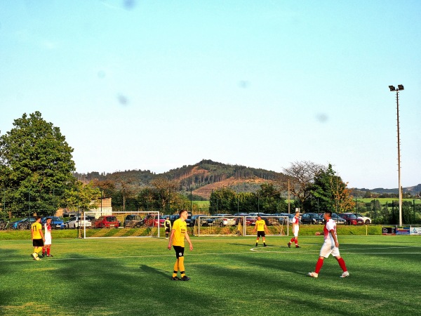 Sportplatz Am Sonnenhang - Schmallenberg-Gleidorf