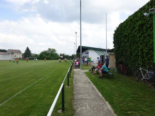 Sportplatz Hausbrunn - Hausbrunn
