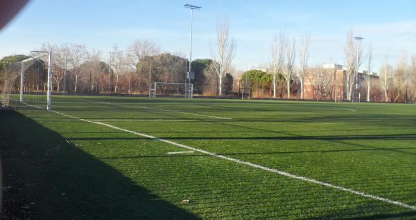 Campo de Fútbol La Almudena - Madrid, MD