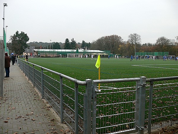 Sportanlage Schwanheimer Bahnstraße Platz 2 - Frankfurt/Main-Schwanheim