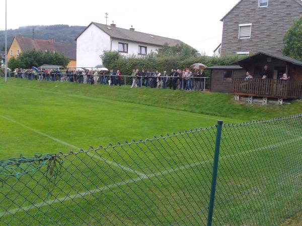 Sportplatz im Dorf - Wallenborn/Eifel