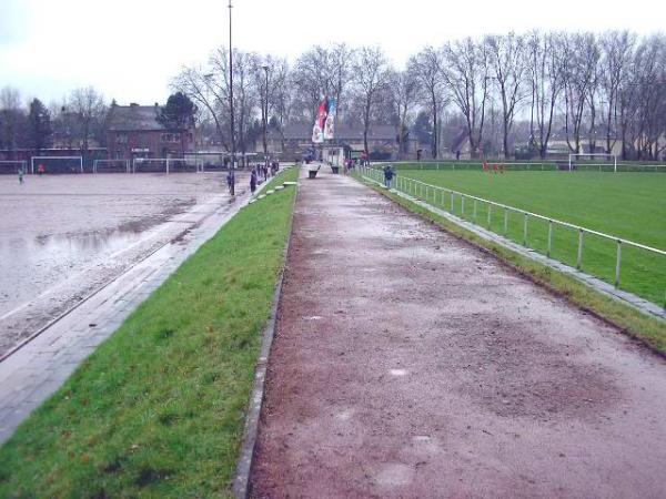 Bezirkssportanlage Düsseldorfer Straße - Duisburg-Wanheimerort