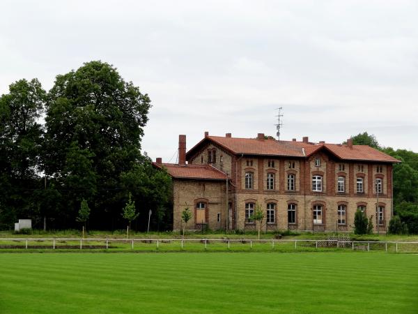 Sportplatz am Bahnhof - Arnstein/Harz-Sandersleben 