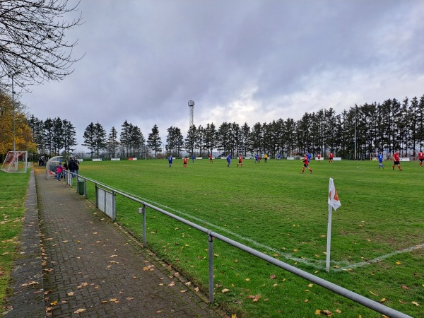 Sportplatz Am Wäldchen - Lutzerath