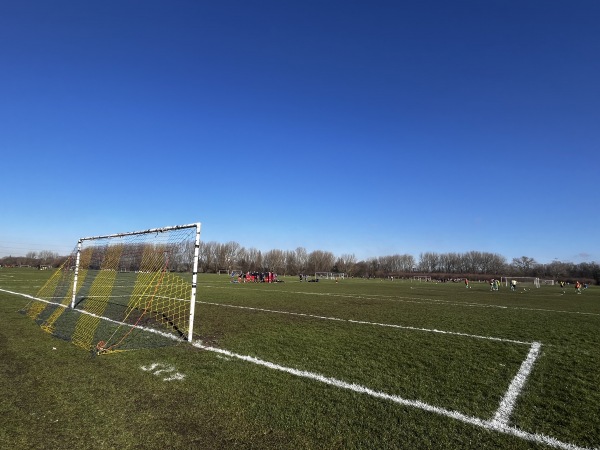 Hackney Marshes pitch S27 - Hackney Wick, Greater London