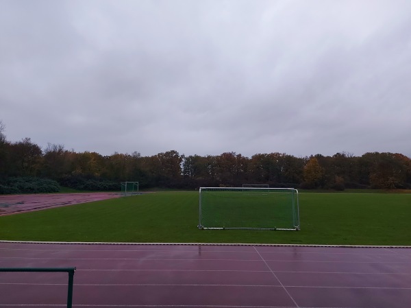 Sportplatz im Schulzentrum - Isernhagen-Altwarmbüchen