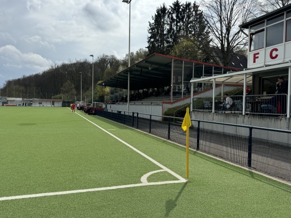 Willi-Vieler-Stadion - Iserlohn-Oestrich