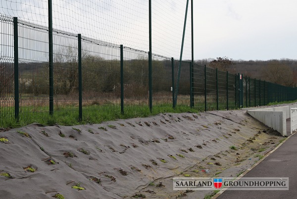 Stade des Carrières terrain synthétique - Hettange-Grande