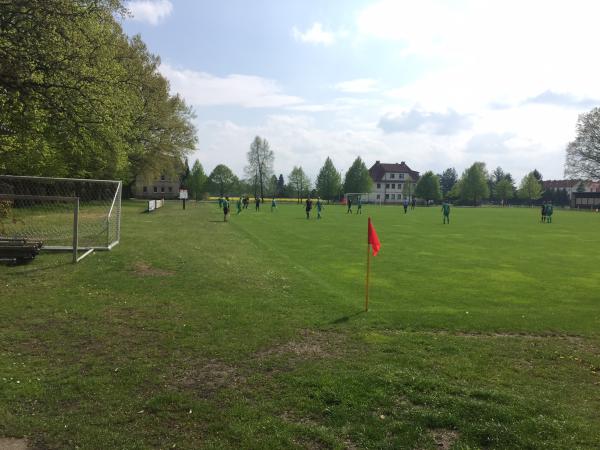 Sportanlage an der B156 - Tschernitz