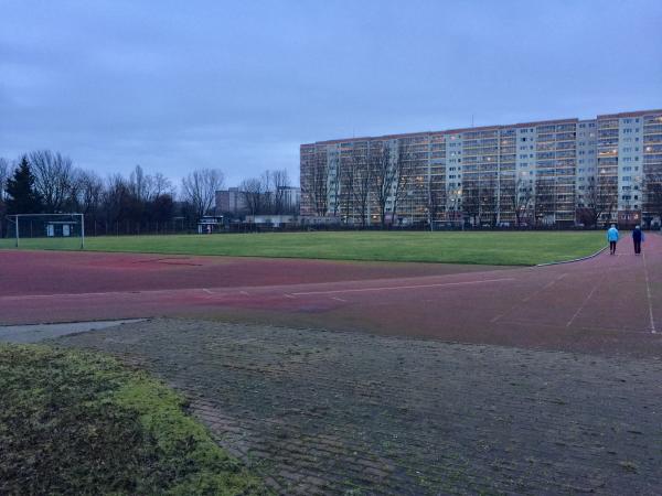 Sportanlage Walter-Felsenstein-Straße - Berlin-Marzahn