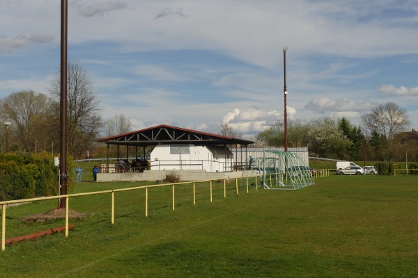 Městský stadion Řečany nad Labem hřiště 2 - Řečany nad Labem