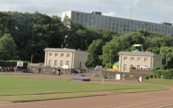 Hessenkampfbahn an der Alten Orangerie - Kassel