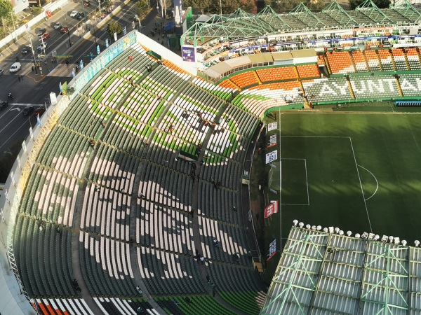 Estadio Nou Camp - León de los Aldamas