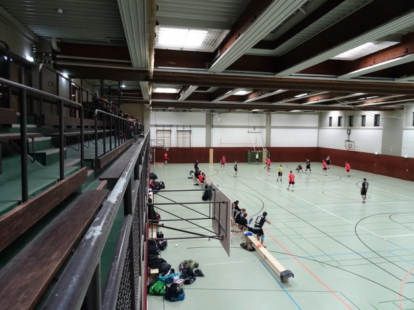 Sporthalle der Carl-Benz-Realschule - Düsseldorf-Niederkassel