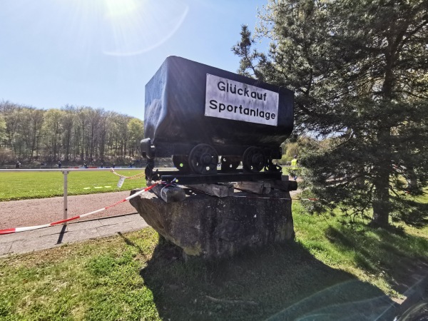 Glückauf-Sportanlage - Porta Westfalica-Kleinenbremen