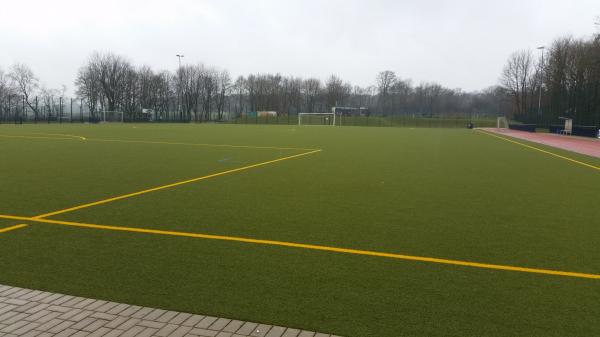 Sportplatz Bornbacher Weg - Remscheid-Bergisch Born