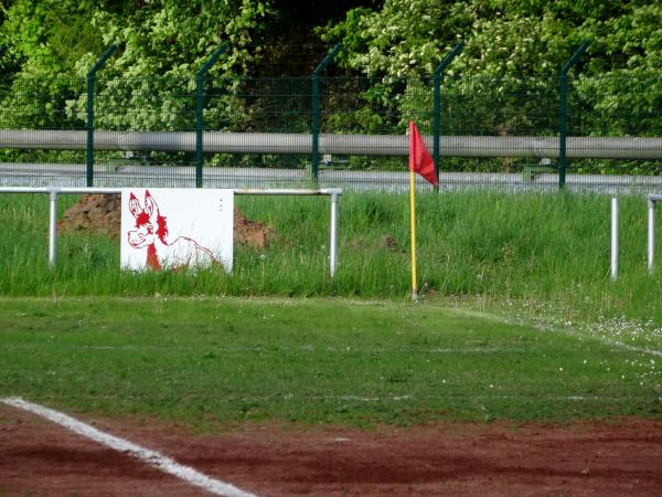 Sportplatz an der Shell-Raffinerie - Köln-Godorf