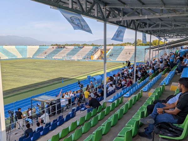 Estadio Roberto Suazo Córdova - La Paz