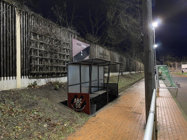 Sportplatz Lohnauer Steig - Berlin-Adlershof