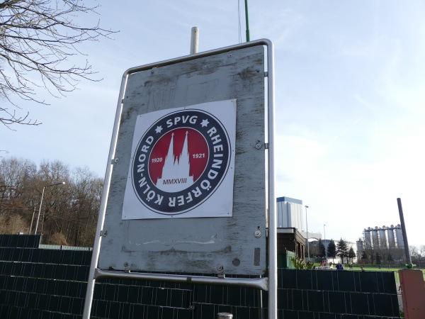 Sportplatz Ivenshofweg - Köln-Merkenich