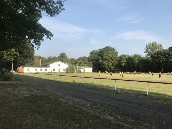 Sportplatz am Arbeiterheim - Leipzig-Holzhausen
