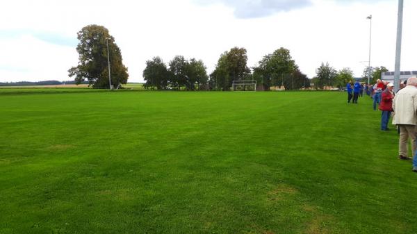Sportgelände in der Mehrstetter Straße Platz 2 - Ballendorf