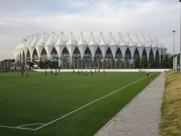 Bunyodkor akademiyasi maydoni 6 - Toshkent (Tashkent)