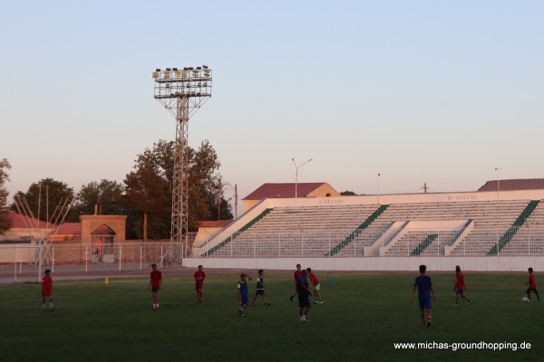 Alpamish stadioni - Termez