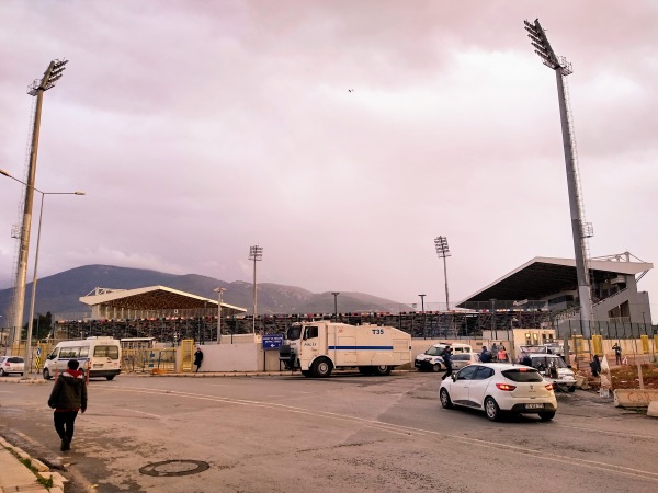 Bornova Aziz Kocaoğlu Stadyumu - İzmir