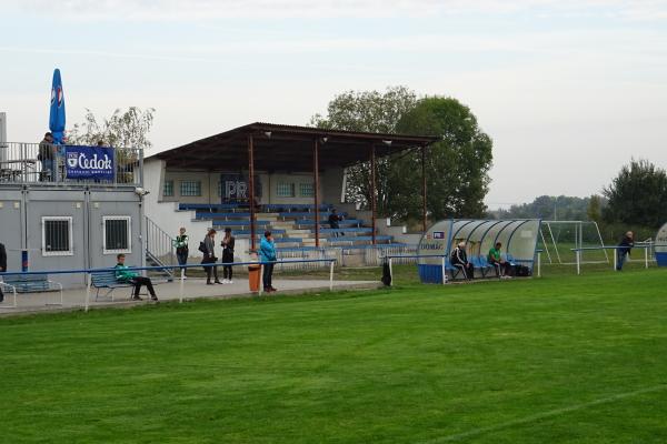 Sportovní a Tréninkové Centrum Uhříněves - Praha-Uhříněves