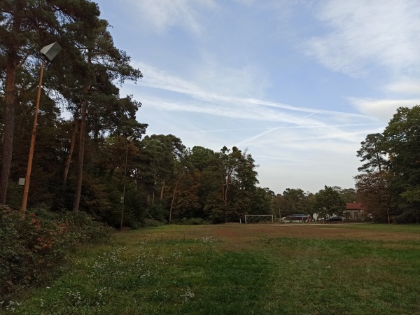 Kanalweg-Stadion Nebenplatz - Karlsruhe-Oststadt