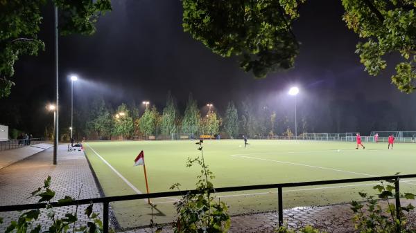 Volksparkstadion Nebenplatz 1 - Berlin-Mariendorf