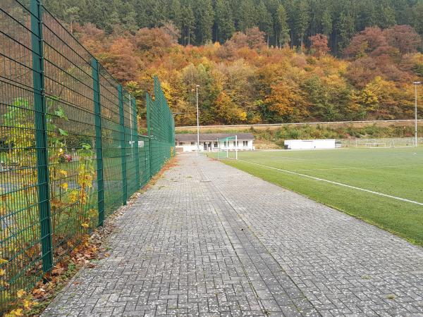 Sportplatz Hofwiese - Lennestadt-Kirchveischede