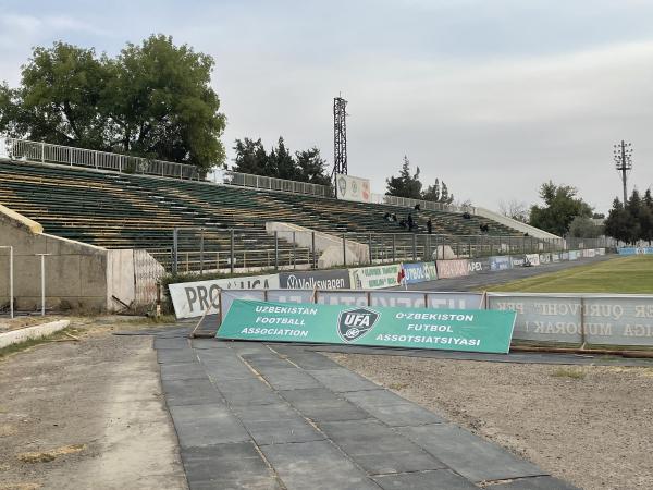 Markaziy Stadion Yangiyer - Yangiyer