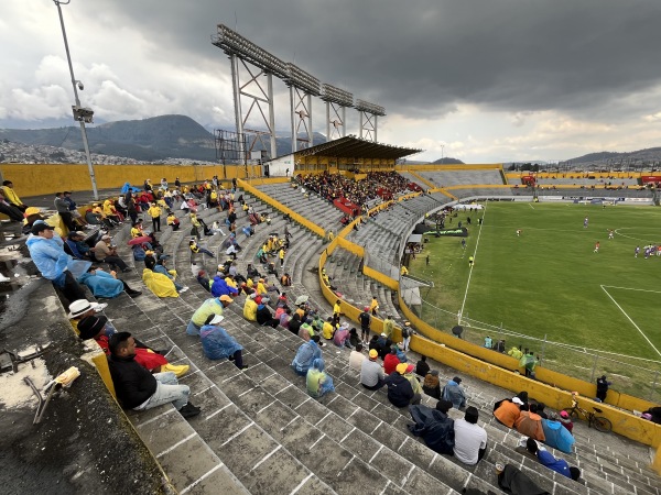 Estadio Gonzalo Pozo Ripalda - Quito