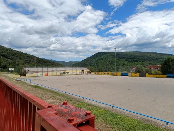 Camp de Fútbol Municipal de Castellfollit de la Roca - Castellfollit de la Roca, CT