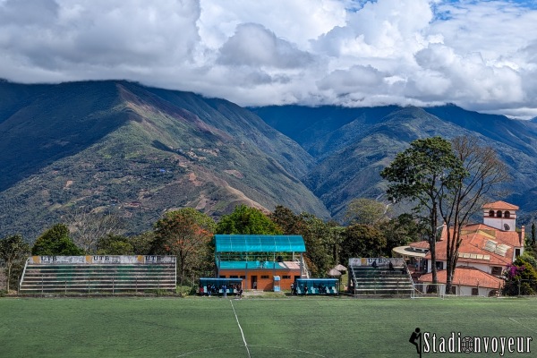 Estadio Municipal de Coroico - Coroico