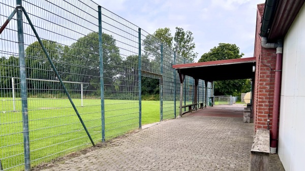 Sportplatz Alte Landstraße - Helse