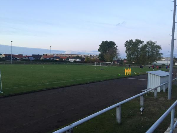 Aufbau-Sportplatz - Eisenhüttenstadt