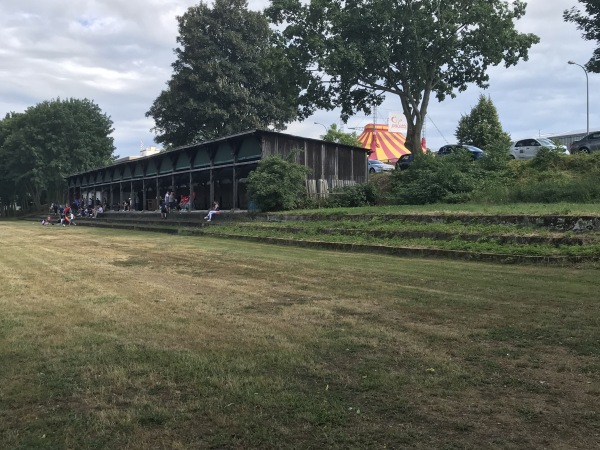 SG-Stadion im Sportzentrum Pfeifferswörth - Mannheim