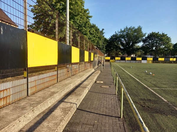 Containerbau MIRO Sportarena Platz 2 - Duisburg-Obermarxloh