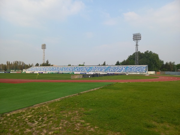 Do'stlik stadioni - Yangibozor