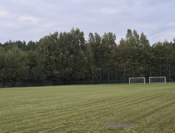 Stadion w Kobyla Góra boisko obok - Kobyla Góra