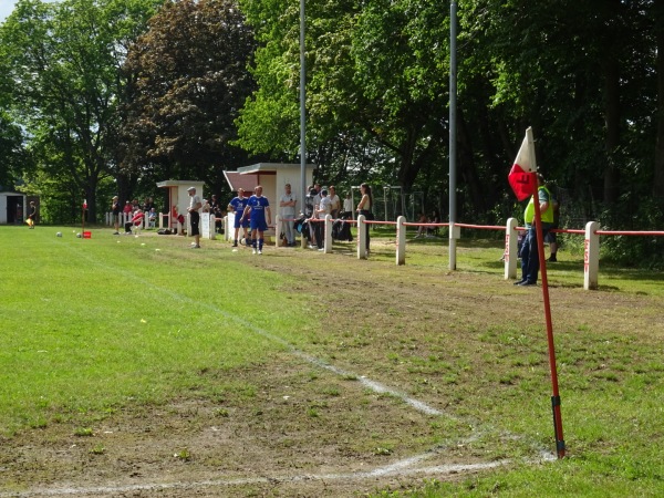 Sportplatz am Lindenberg - Taura