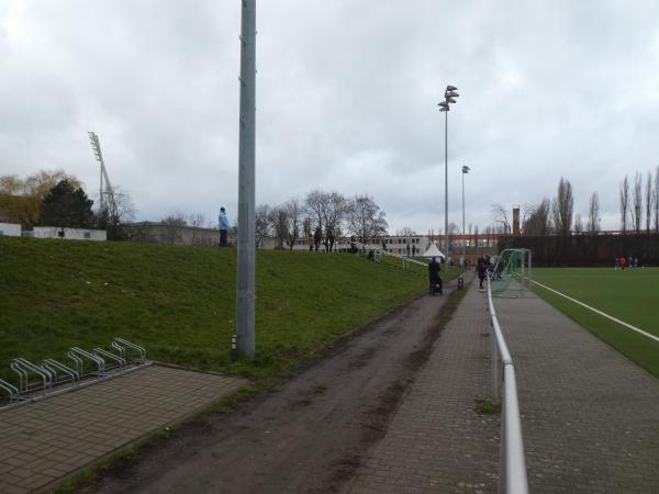 Friedrich-Ludwig-Jahn-Sportpark Platz 3 - Berlin-Prenzlauer Berg