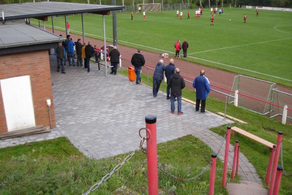 Karl-Kleine-Stadion am Hüsterner Berg - Ense-Höingen