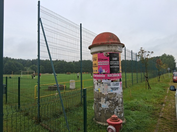 Boisko w Dobra - Dobra