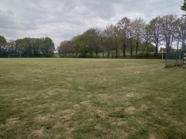 Sportplatz an der Schule - Porta Westfalica-Lohfeld