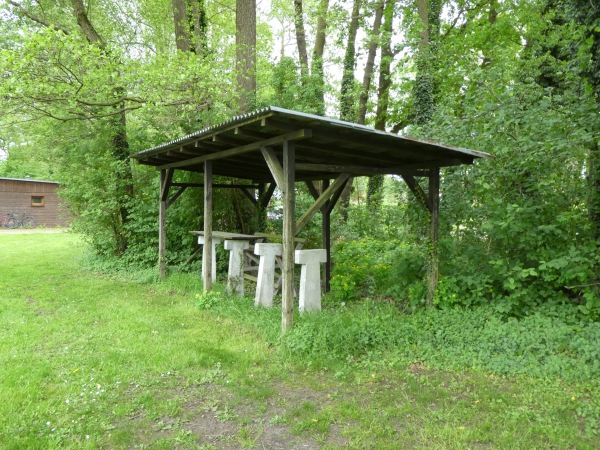 Sportplatz am Schloß - Kasel-Golzig